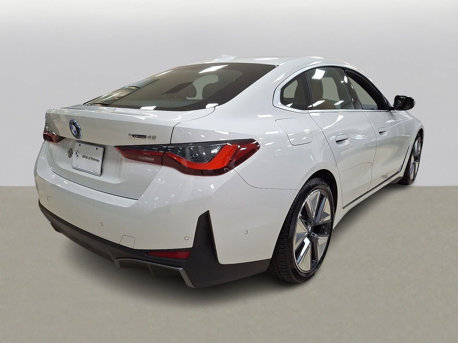 Used 2025 BMW i4 xDrive40i w/ Premium Package AWD/4WD image 3