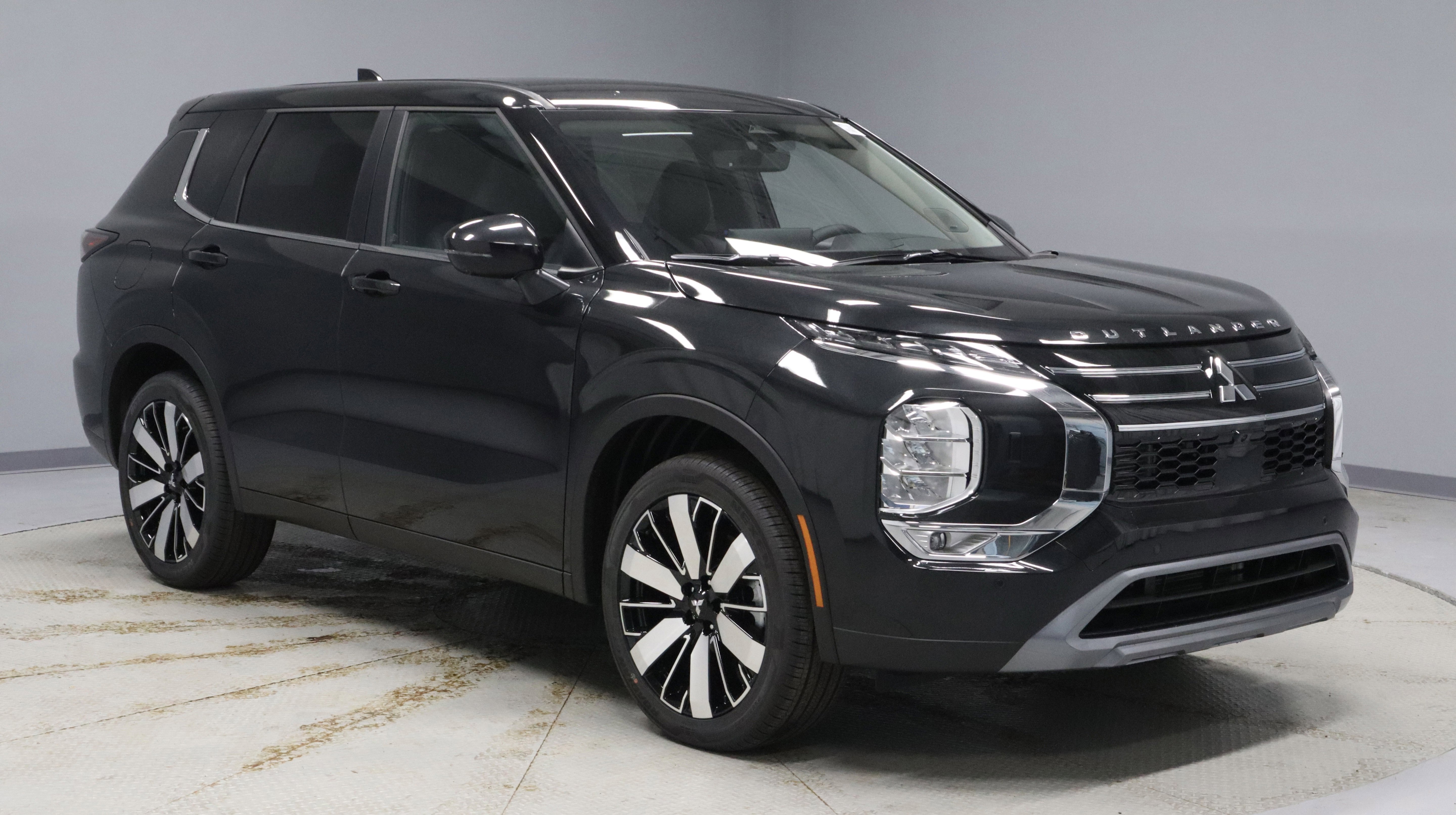 New 2026 Mitsubishi Outlander SE