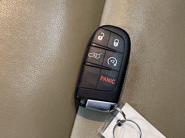 Used 2020 Jeep Grand Cherokee Limited w/ Trailer Tow Group IV image 31