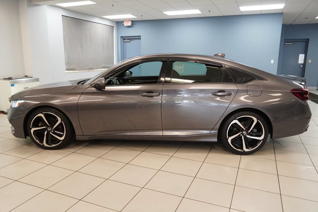 Used 2018 Honda Accord Sport image 2