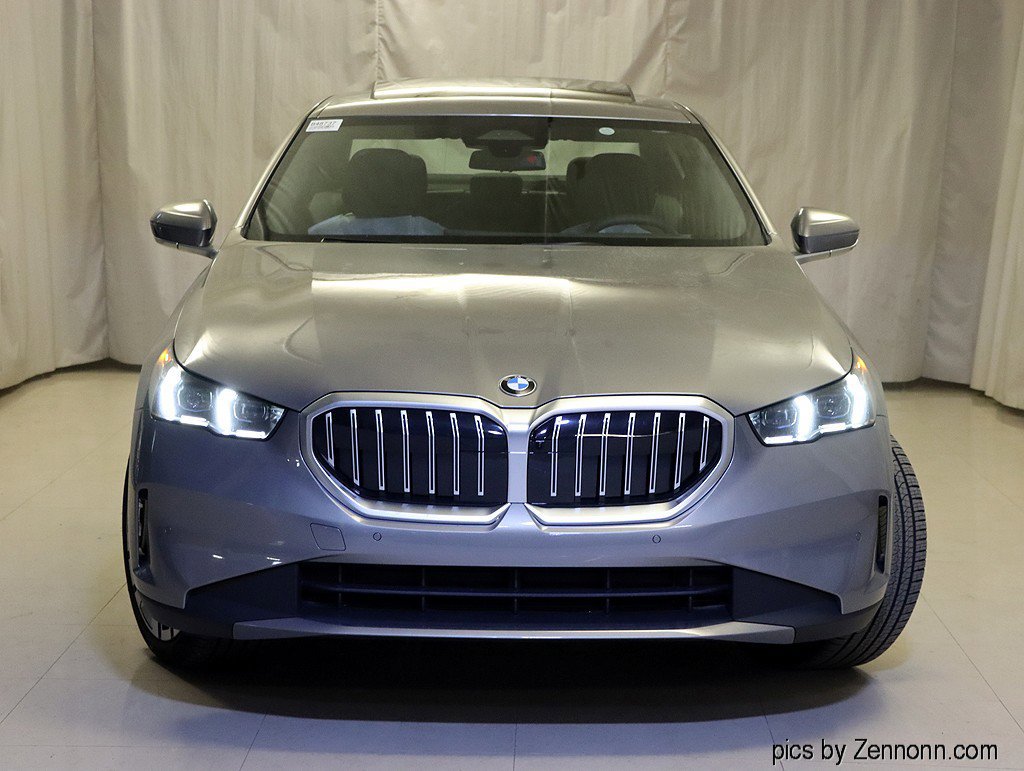 Used 2026 BMW 530i xDrive w/ Premium Package AWD/4WD image 2