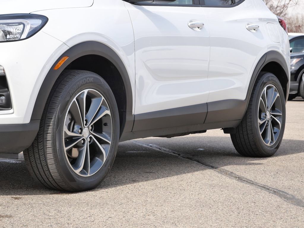 Used 2023 Buick Encore GX Select AWD/4WD image 5