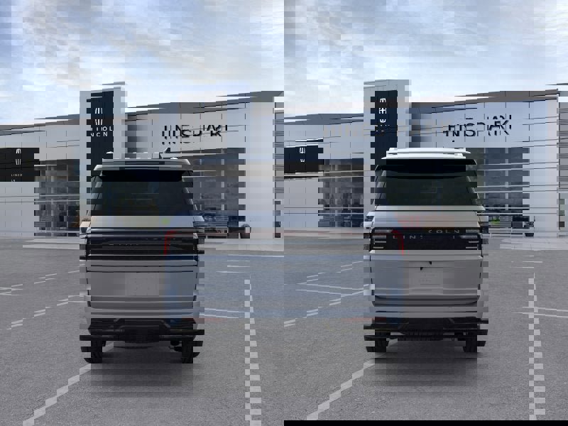 New 2026 Lincoln Navigator Reserve image 5