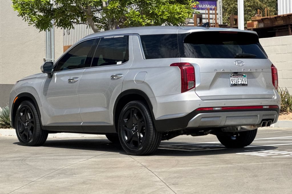 Used 2025 Hyundai Palisade SEL FWD image 3