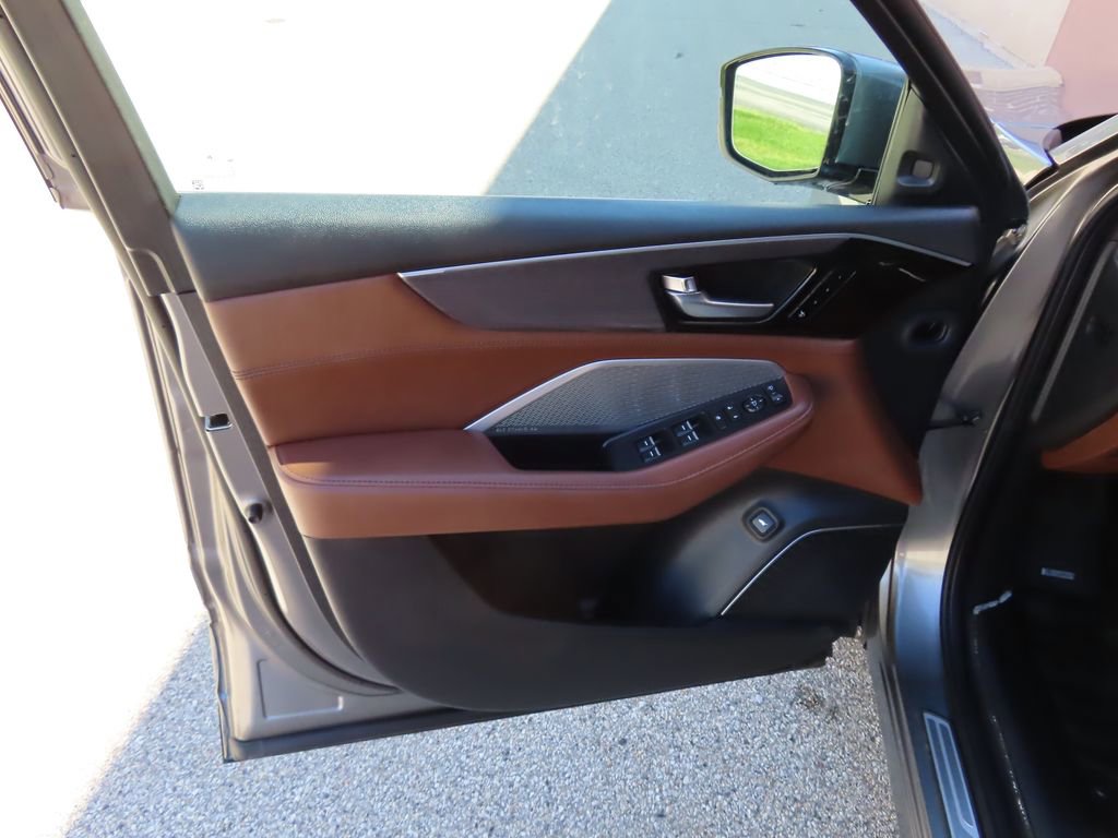 Used 2024 Acura MDX SH-AWD w/ Advance Package image 33
