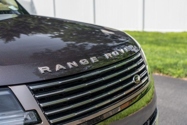 Used 2025 Land Rover Range Rover SV AWD/4WD image 57