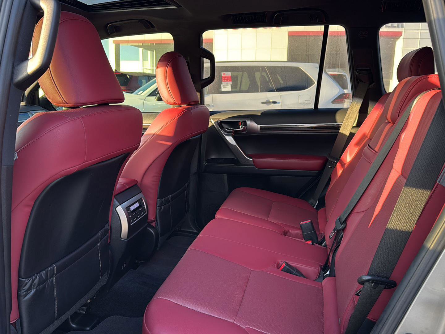 Used 2022 Lexus GX 460 Premium w/ Premium Package image 9