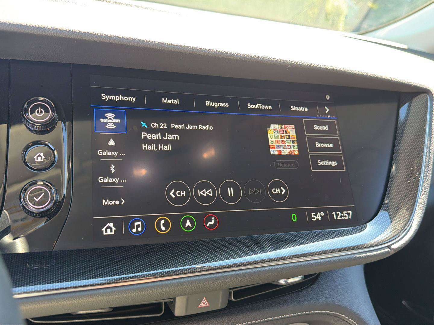 Used 2023 Buick Envision Essence w/ Technology Package I AWD/4WD image 25