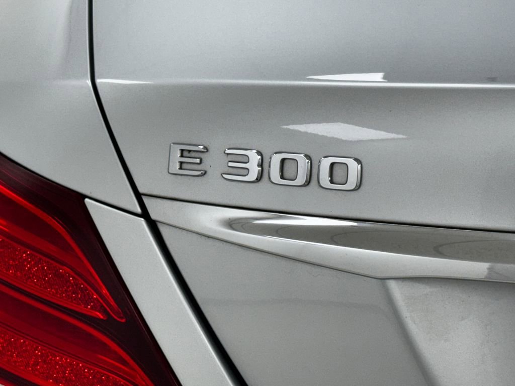 Used 2018 Mercedes-Benz E 300 4MATIC image 42