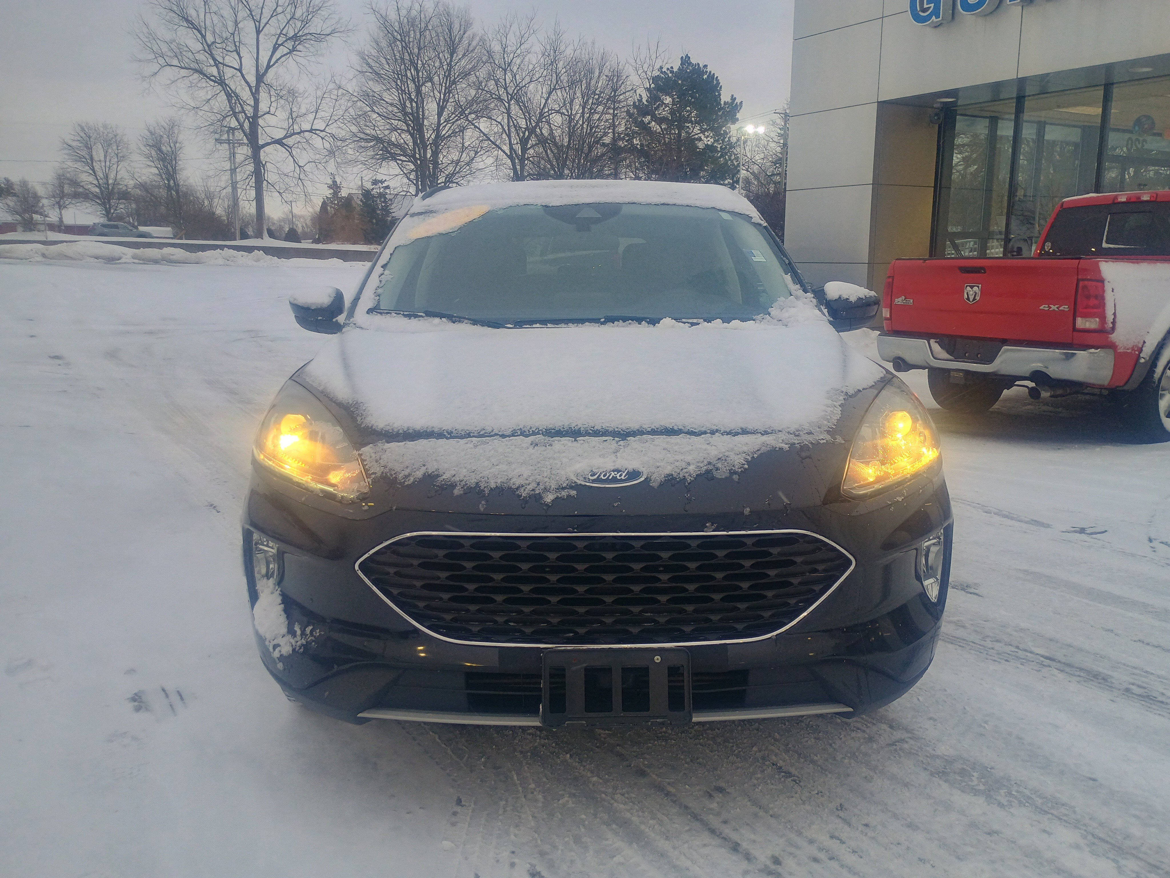 Certified 2022 Ford Escape SEL w/ Technology Package image 2