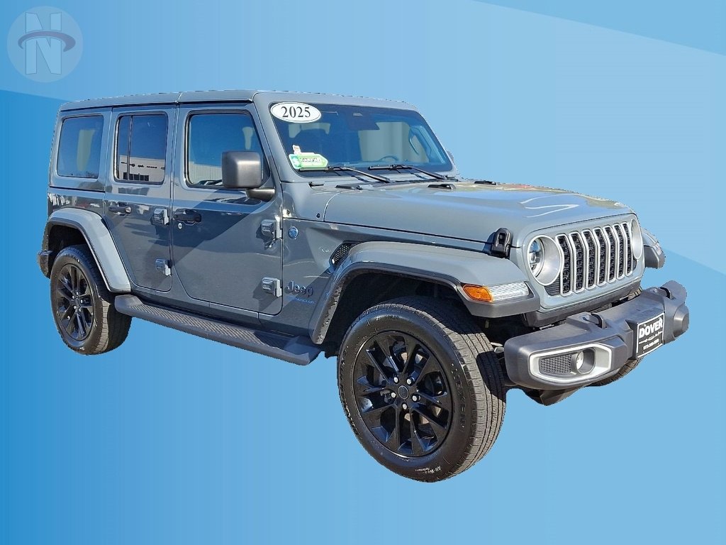 Certified 2025 Jeep Wrangler Unlimited Sahara AWD/4WD image 1