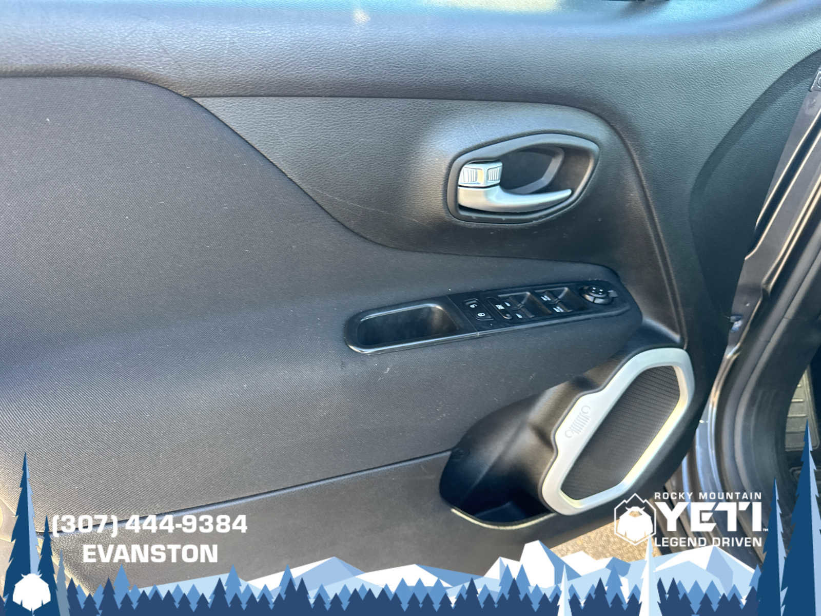 Used 2019 Jeep Renegade Sport image 21