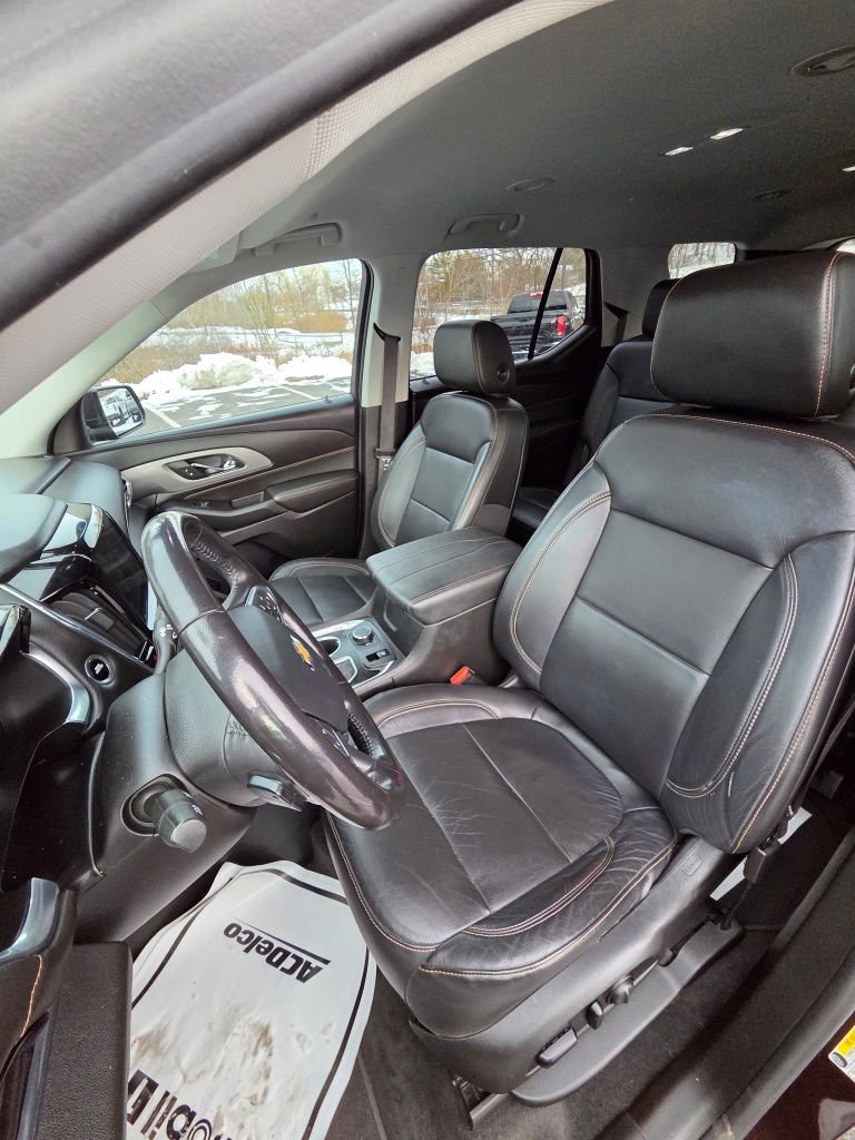 Used 2020 Chevrolet Traverse LT image 10
