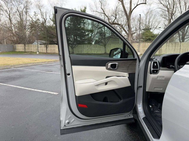 Used 2023 Kia Sorento X-Line EX image 17