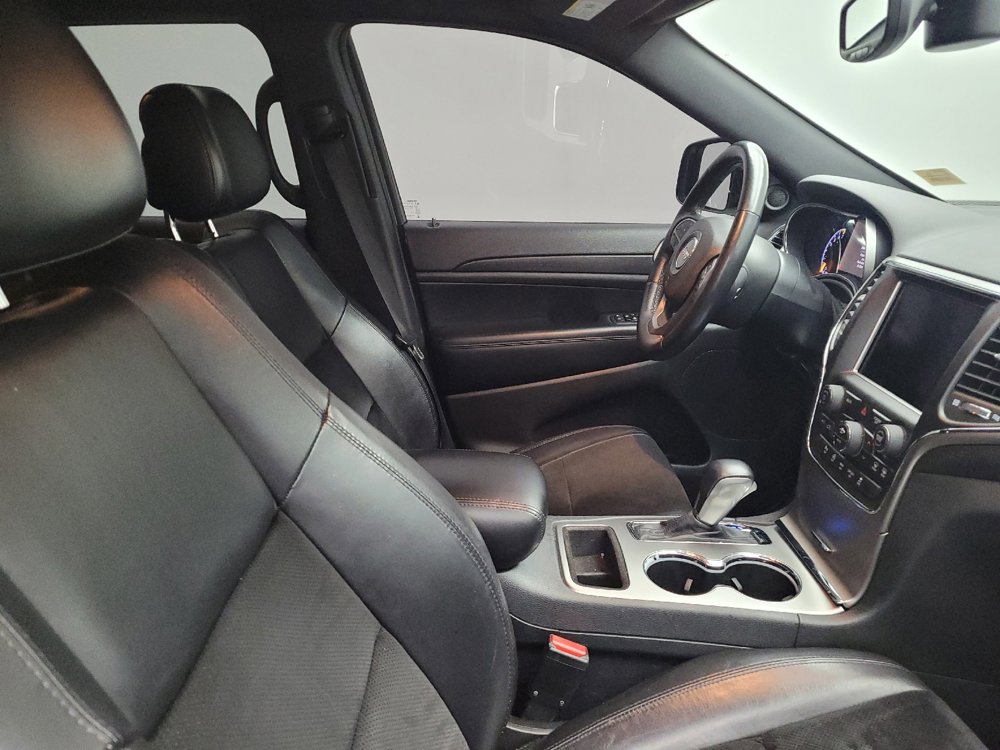 Used 2018 Jeep Grand Cherokee Altitude AWD/4WD image 21