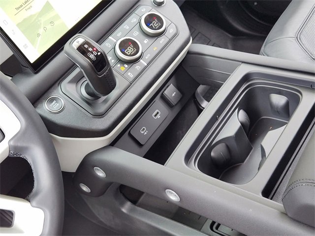 New 2024 Land Rover Defender 130 S image 15