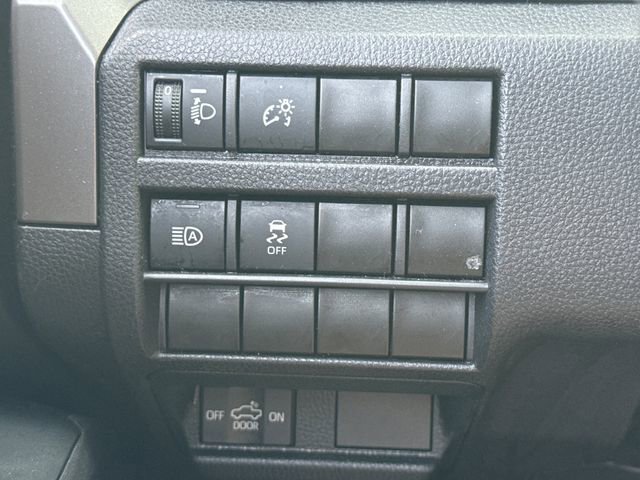 Certified 2024 Toyota Tacoma SR5 AWD/4WD image 11