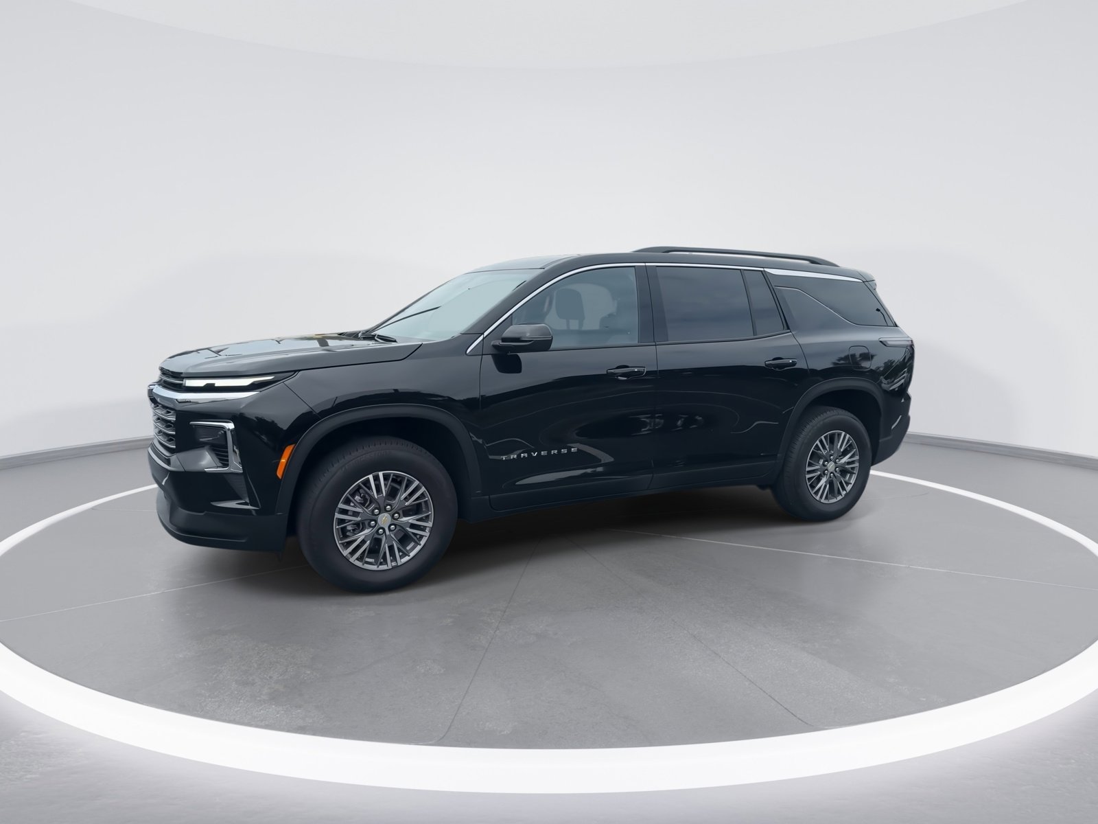 Used 2025 Chevrolet Traverse LT FWD image 5