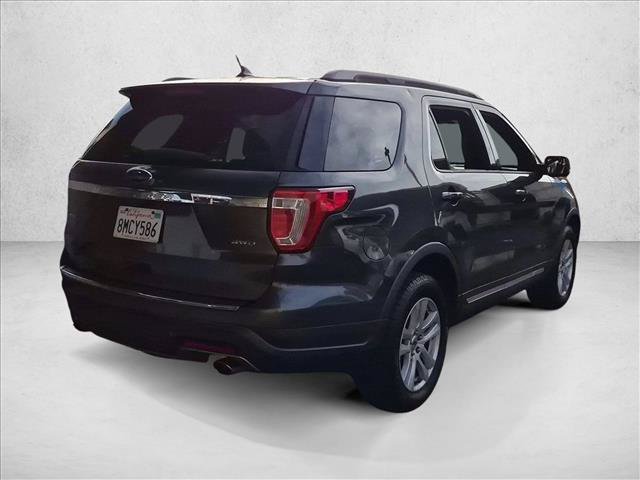 Used 2018 Ford Explorer XLT w/ Equipment Group 202A AWD/4WD image 5