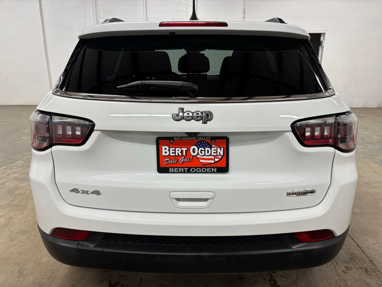 Used 2022 Jeep Compass Latitude w/ Sun and Sound Group AWD/4WD image 6