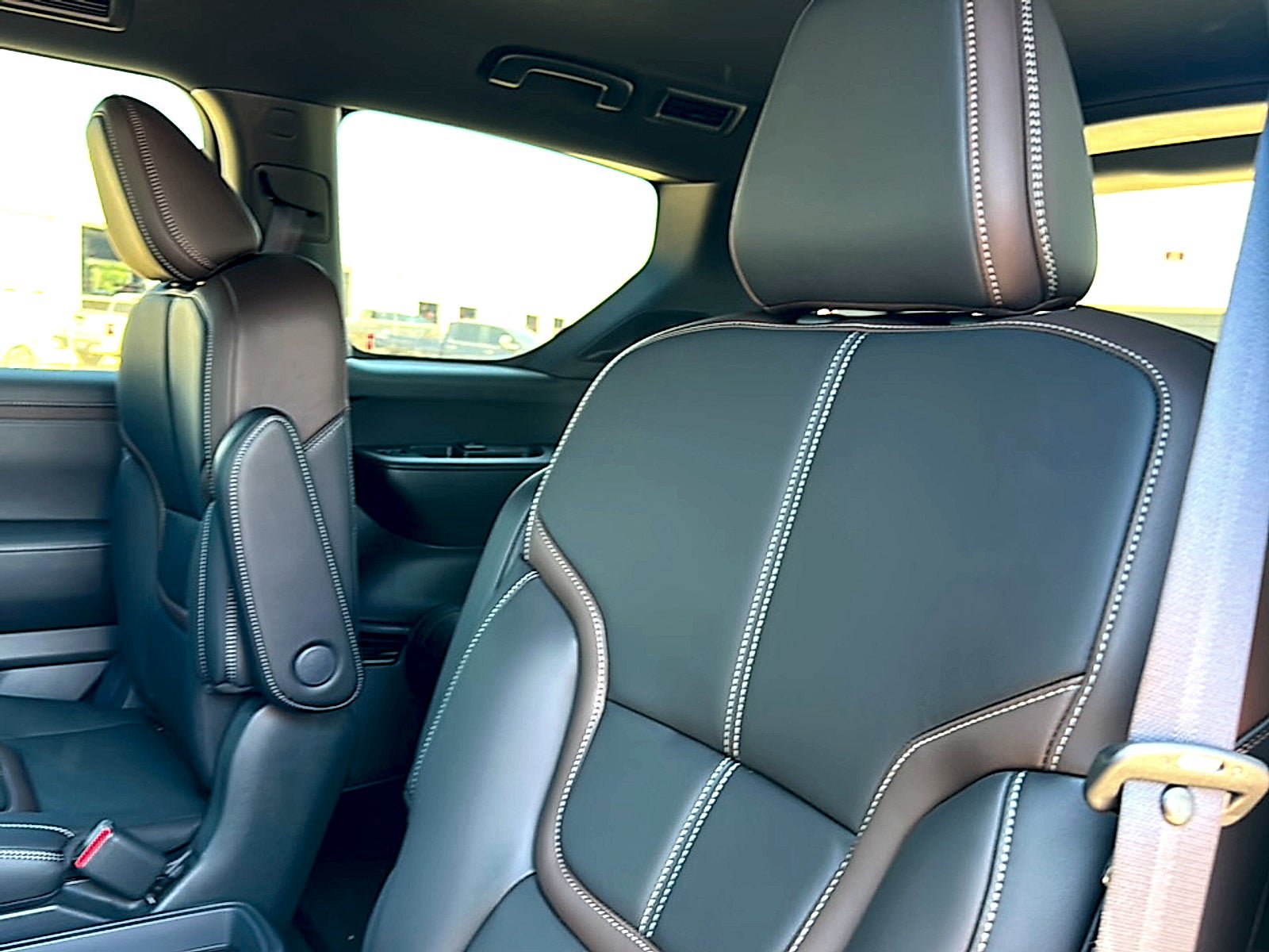 New 2026 Nissan Armada SL w/ Captain's Chari Seat Package AWD/4WD image 16