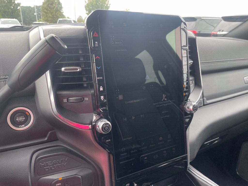 Used 2025 RAM 3500 Laramie AWD/4WD image 16