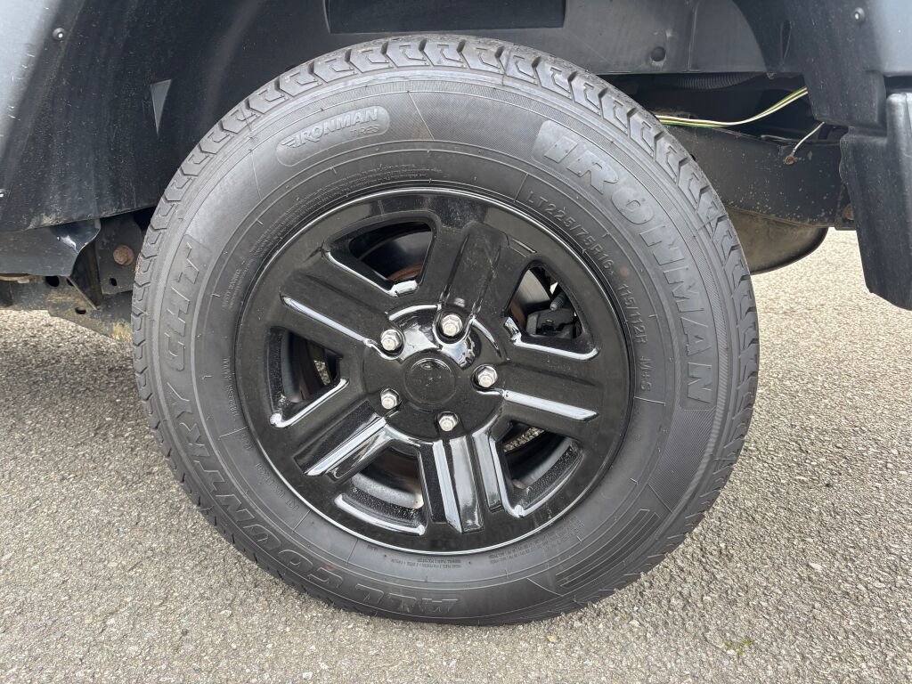 Used 2017 Jeep Wrangler Unlimited Sport w/ Connectivity Group image 9