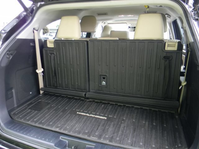 Used 2022 Toyota Highlander Limited AWD/4WD image 25