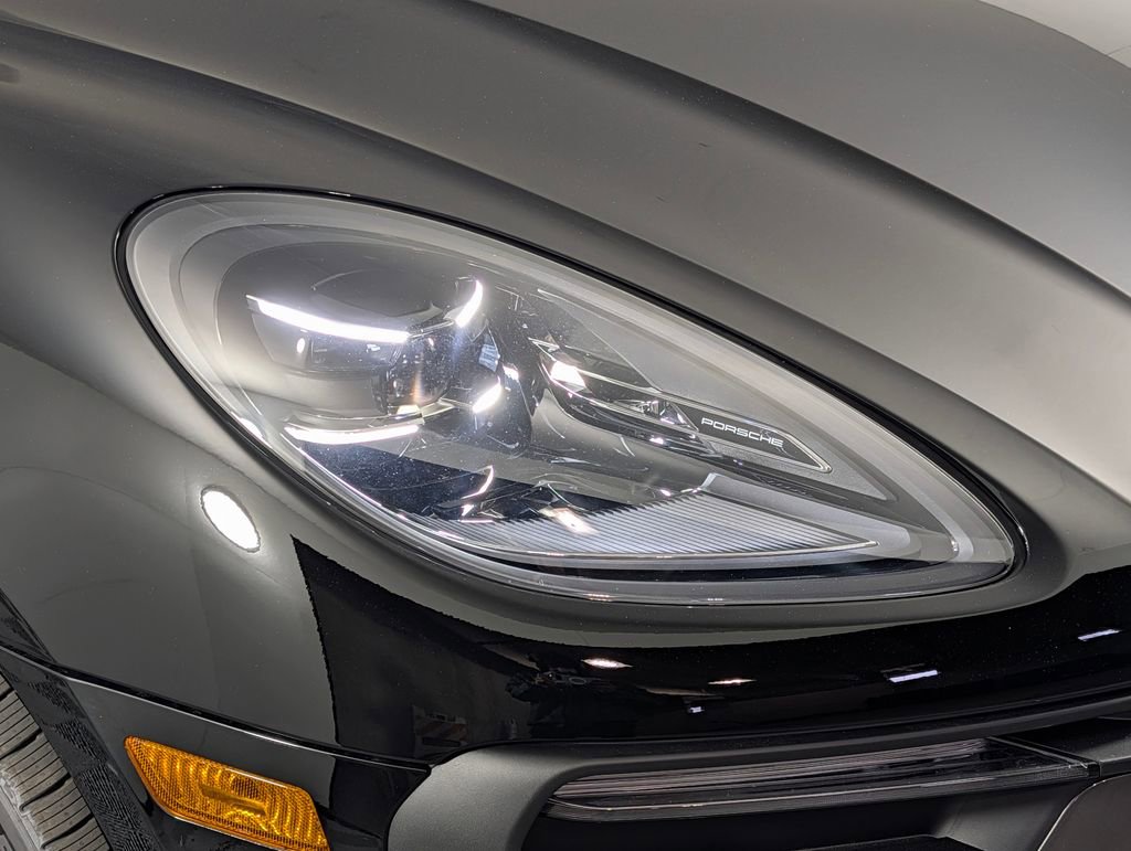 New 2026 Porsche Macan Turbo AWD/4WD image 15