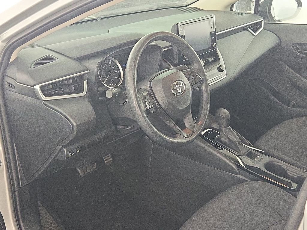 Used 2022 Toyota Corolla LE FWD image 16