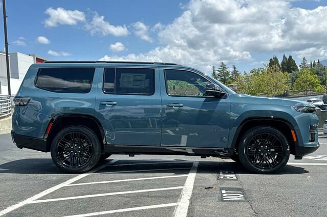 New 2026 Jeep Grand Wagoneer Limited AWD/4WD image 3