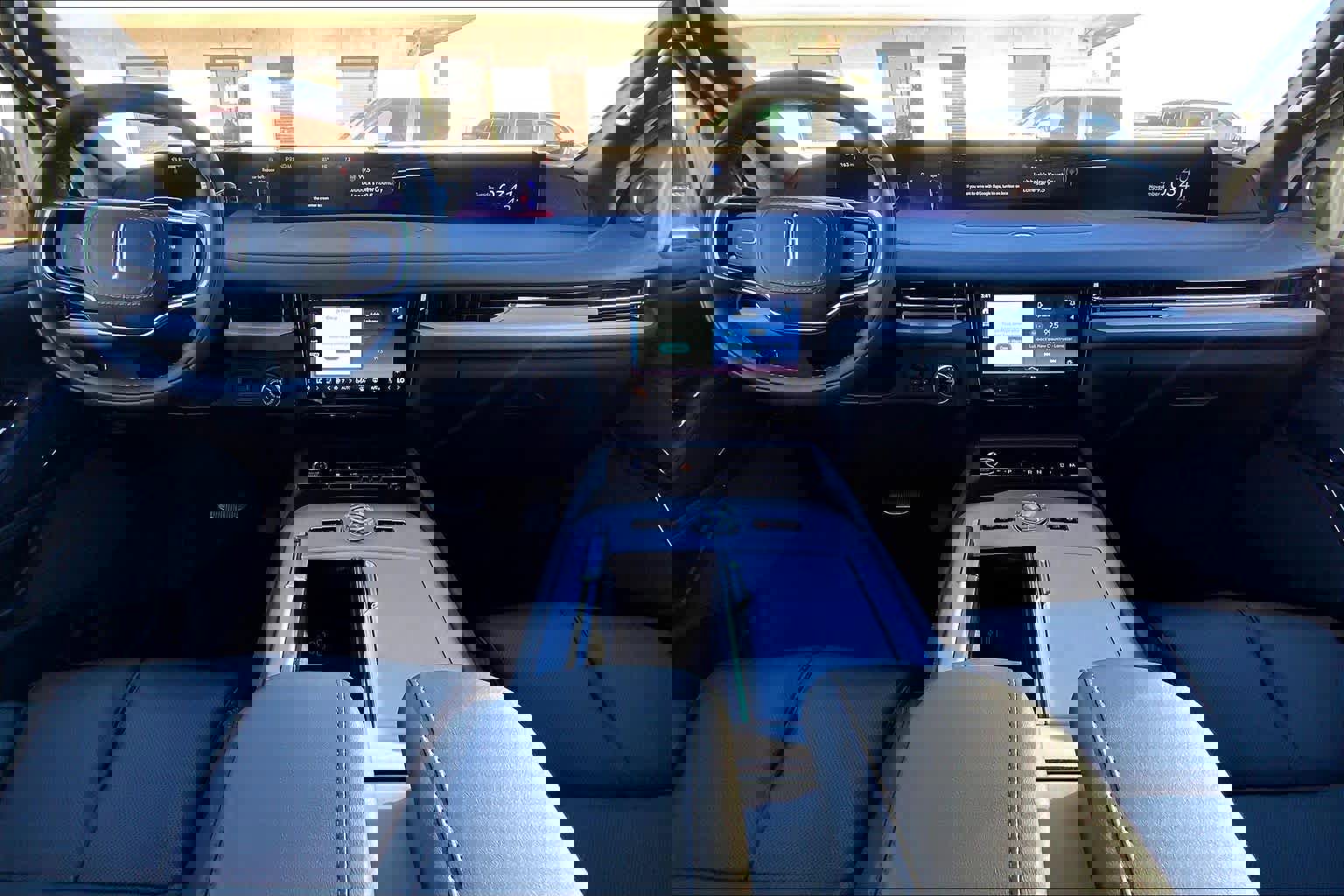 New 2025 Lincoln Navigator L Reserve w/ Jet Appearance Package image 5