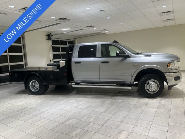 Used 2020 RAM 3500 Tradesman w/ Chrome Appearance Group RWD image 6