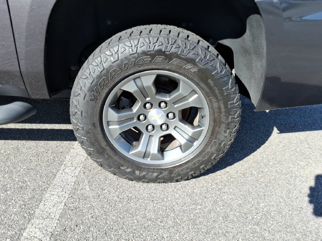 Certified 2017 Chevrolet Suburban LT AWD/4WD image 12