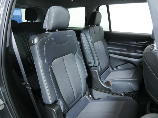 Used 2023 Jeep Grand Cherokee L Laredo w/ Luxury Tech Group I AWD/4WD image 14