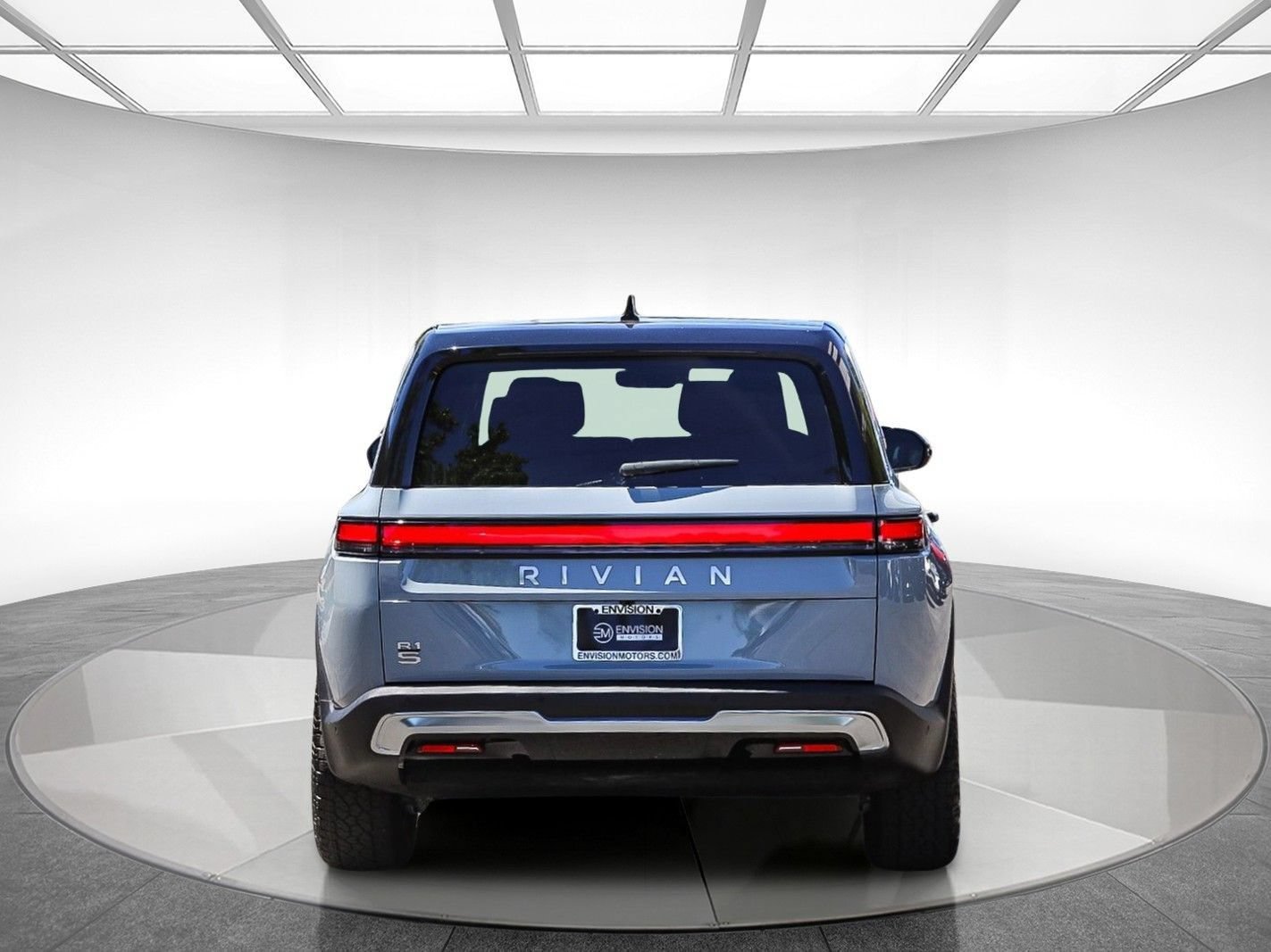 Used 2025 Rivian R1S Adventure AWD/4WD image 3