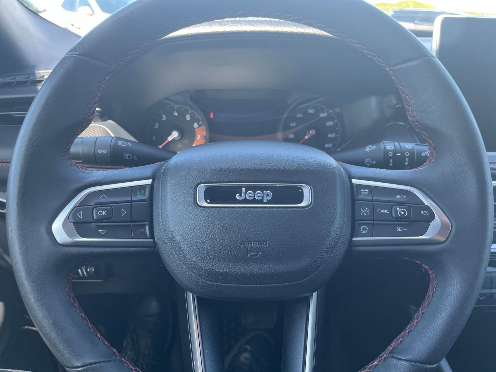 Used 2025 Jeep Compass Trailhawk image 23