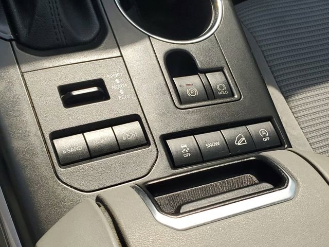 Used 2021 Toyota Highlander LE image 11