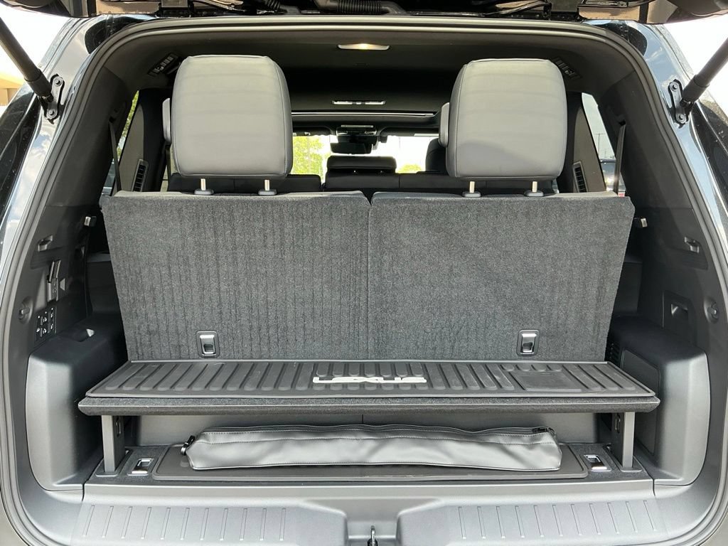 New 2026 Lexus LX 700h Luxury AWD/4WD image 17