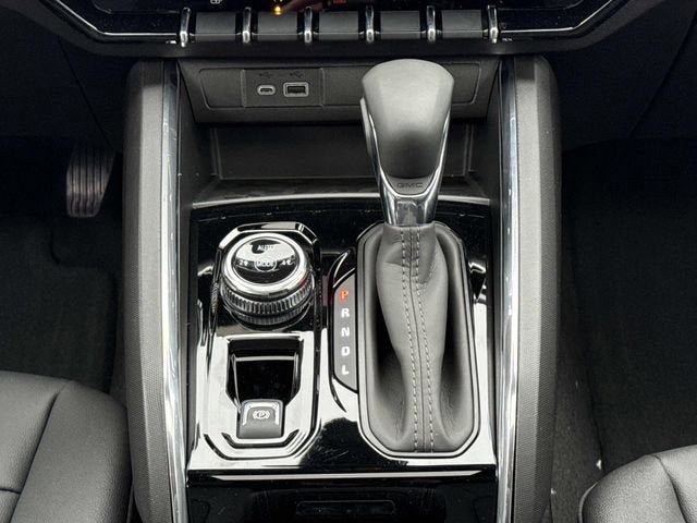 New 2026 GMC Canyon Elevation w/ Convenience Package image 15