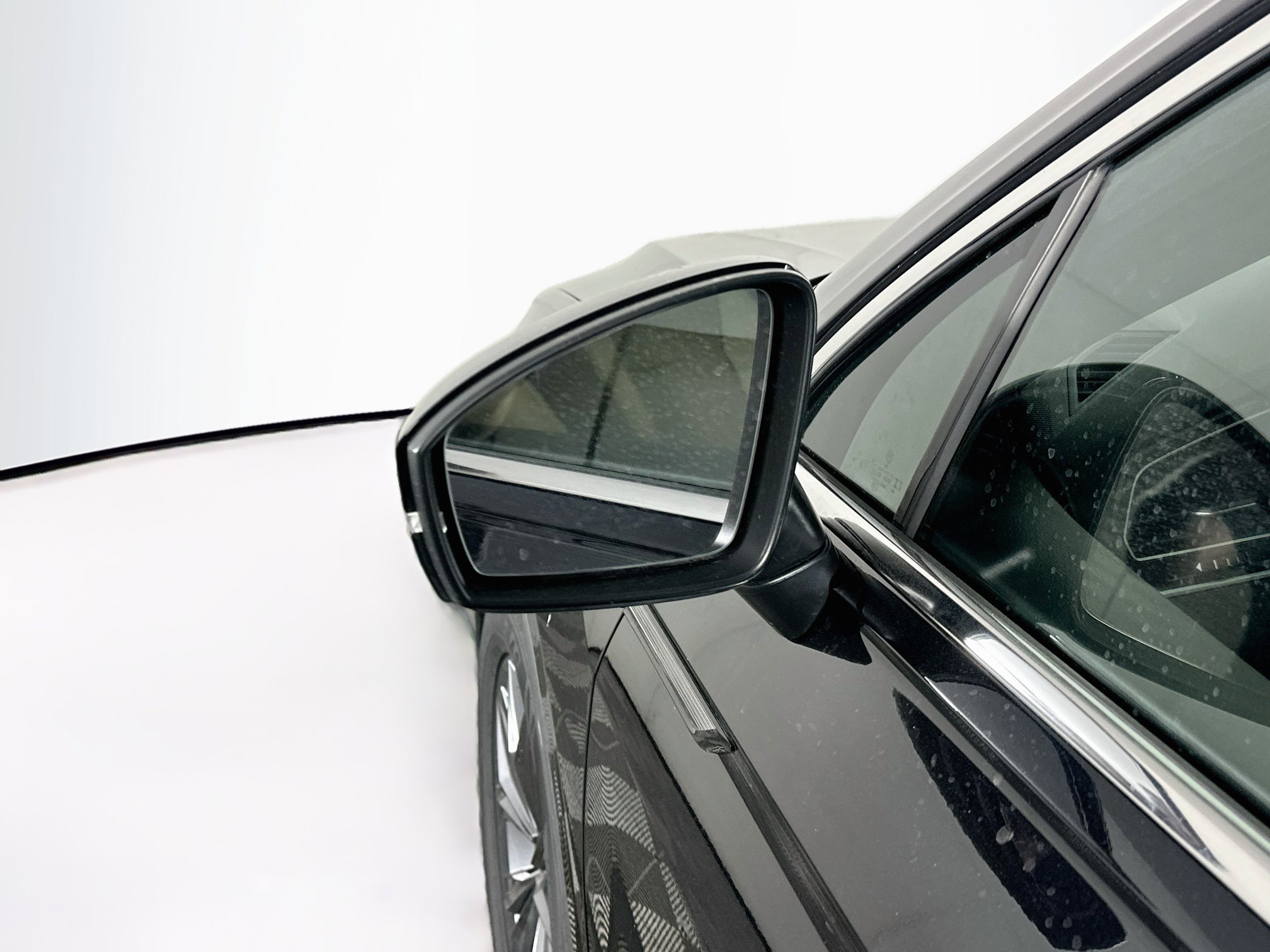 Used 2023 Volkswagen Tiguan SE FWD image 16