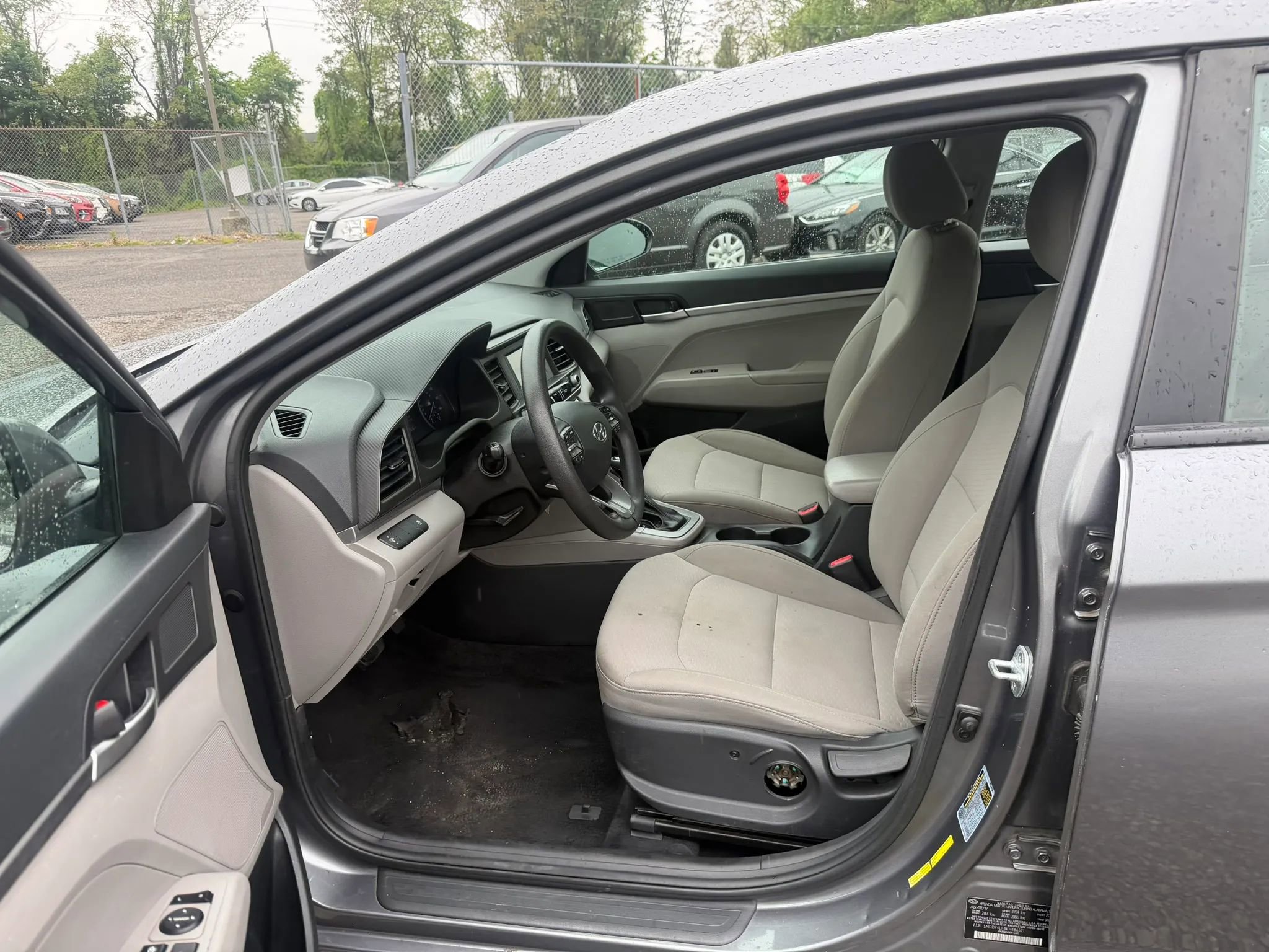 Used 2019 Hyundai Elantra SE FWD image 24