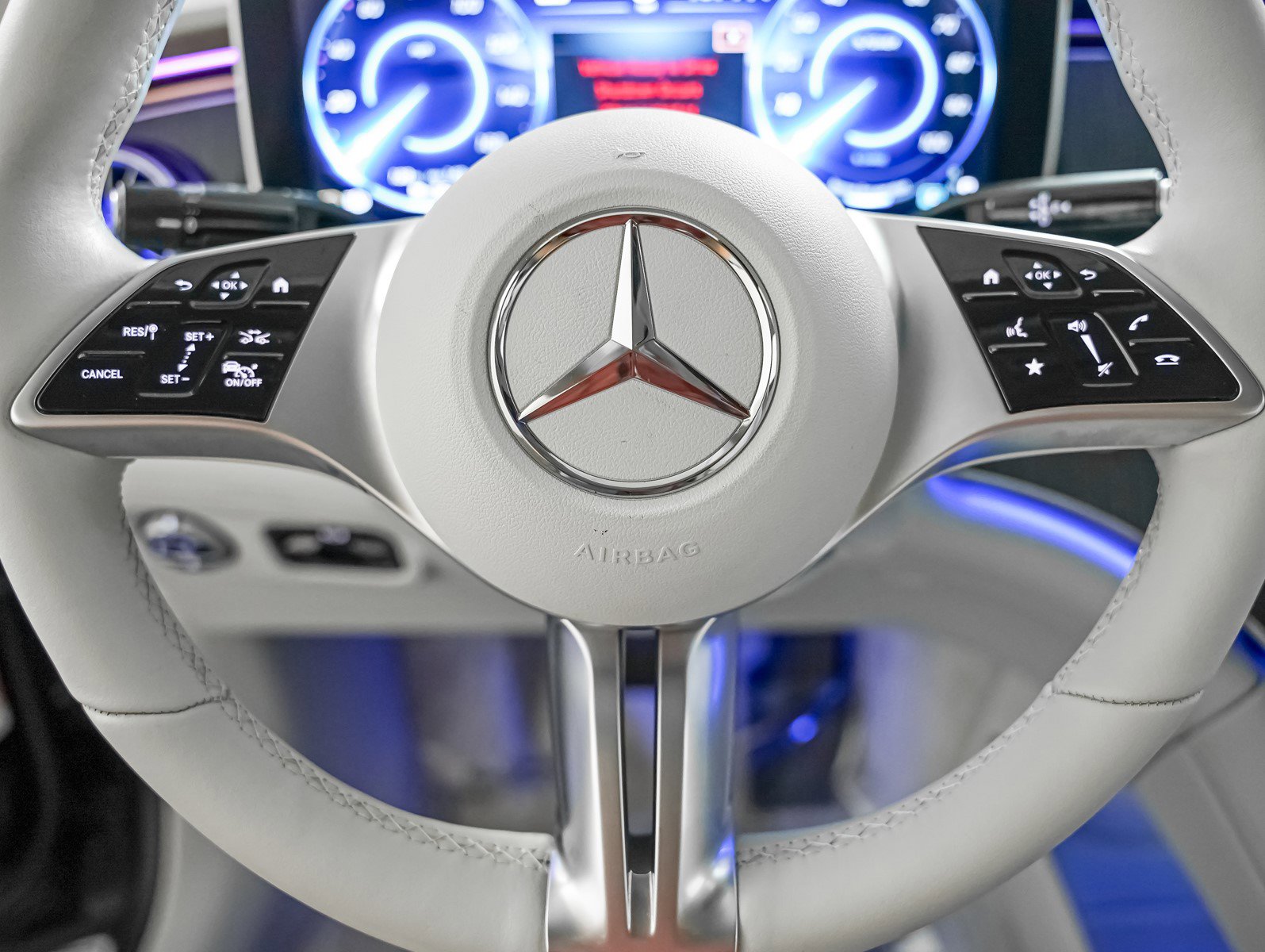 Certified 2023 Mercedes-Benz EQE 500 4MATIC Sedan w/ Exclusive Trim Package image 15