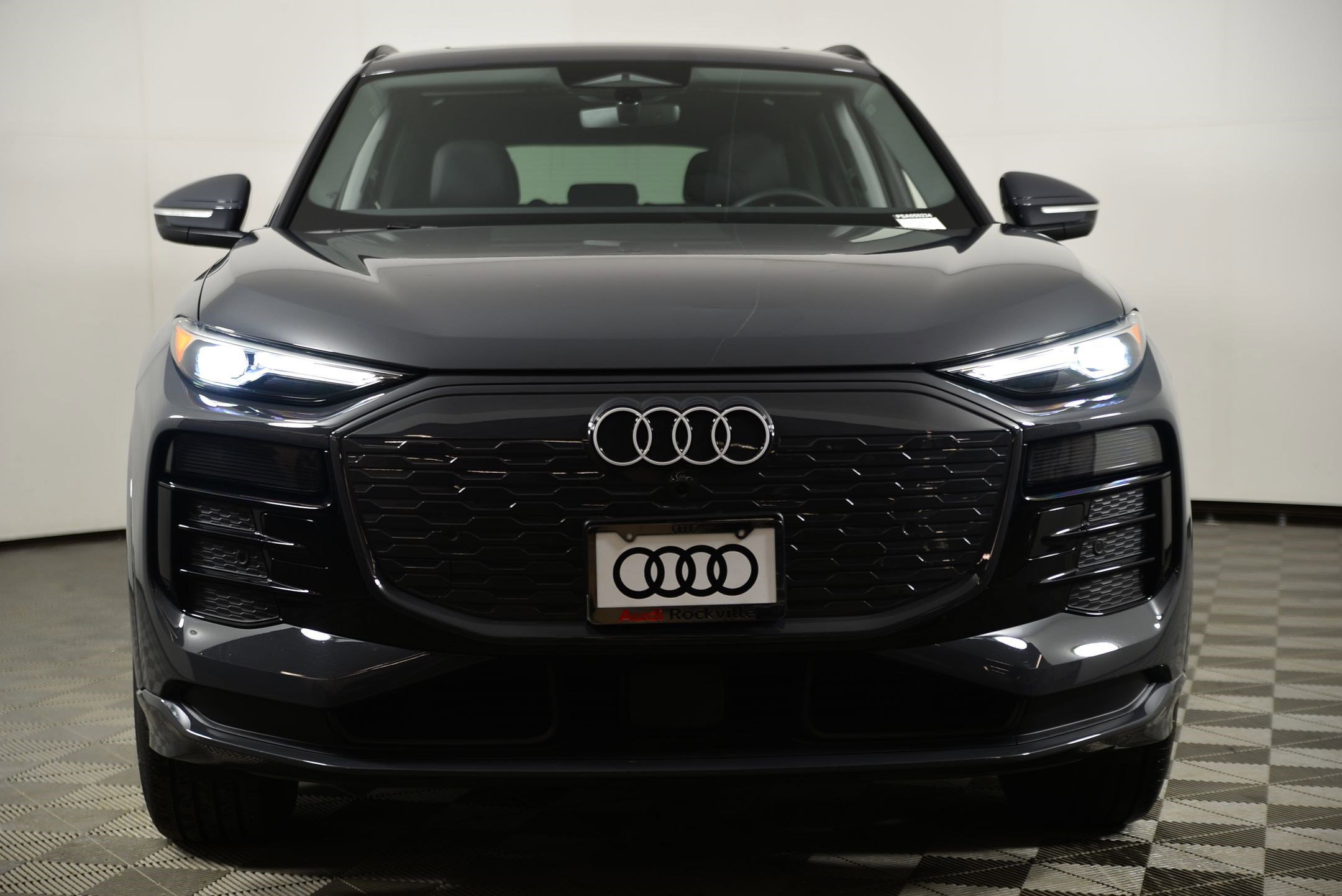 Used 2025 Audi Q6 e-tron Premium w/ Convenience Package image 6