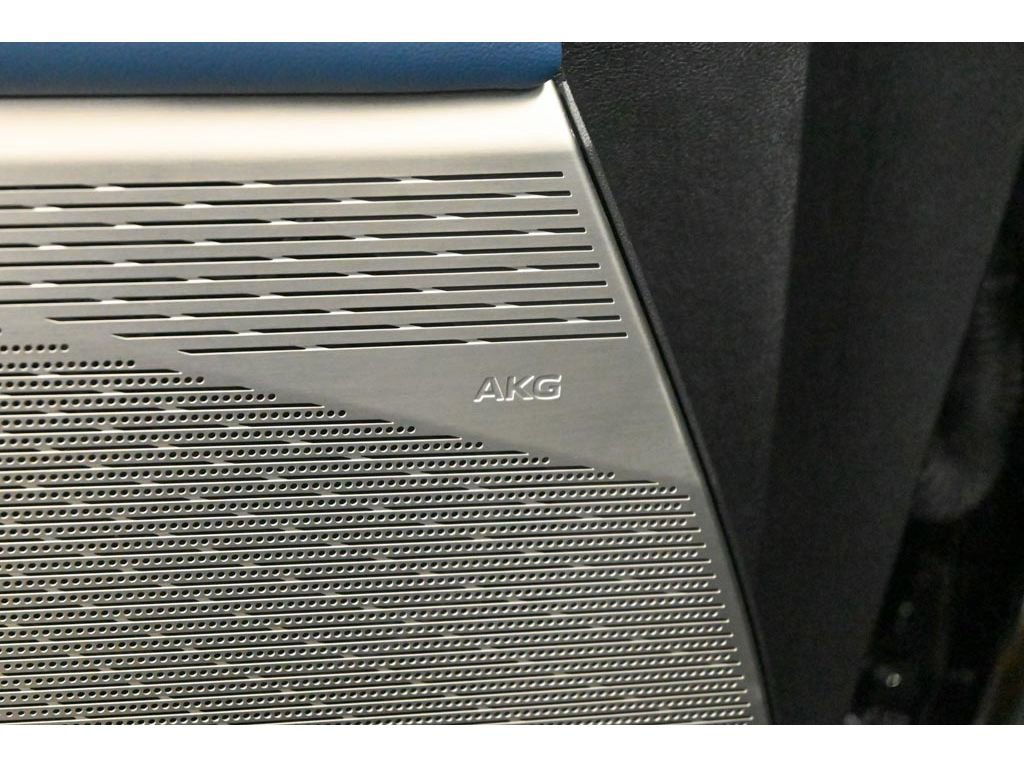 New 2026 Cadillac Optiq Luxury 2 image 19