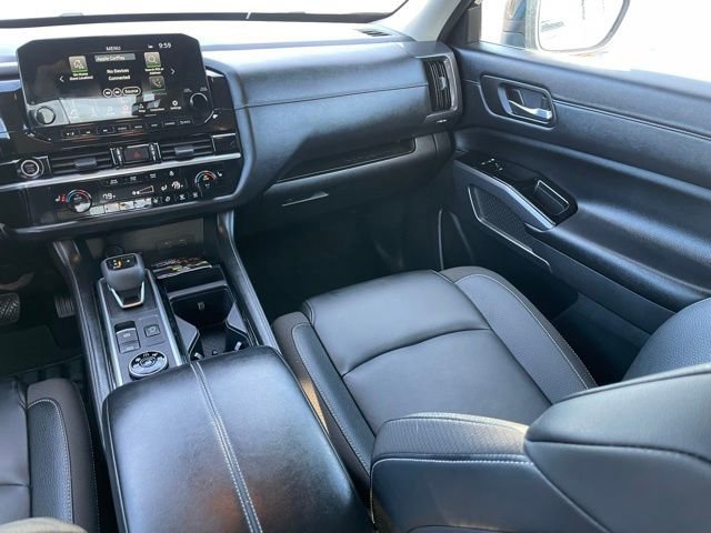 Used 2024 Nissan Pathfinder SL image 12