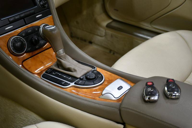 Used 2008 Mercedes-Benz SL 550 w/ P1 Pkg image 27