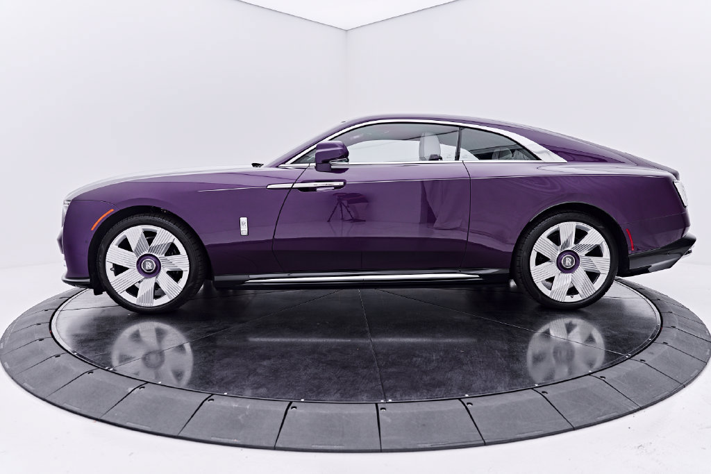 Used 2024 Rolls-Royce Spectre w/ Spectre Launch Package AWD/4WD image 10