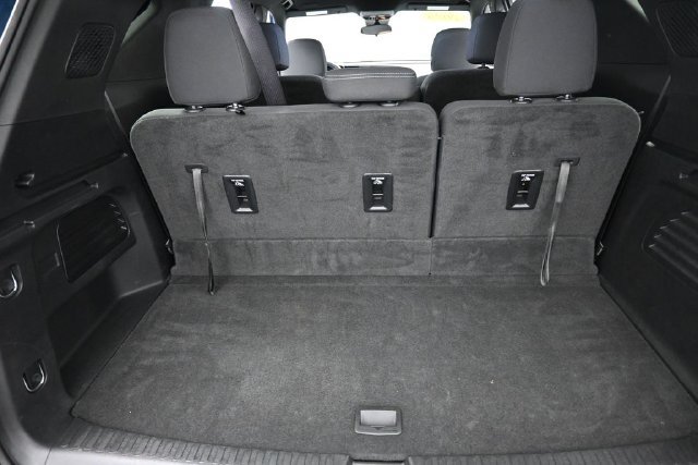 Used 2025 Chevrolet Traverse LT FWD image 28
