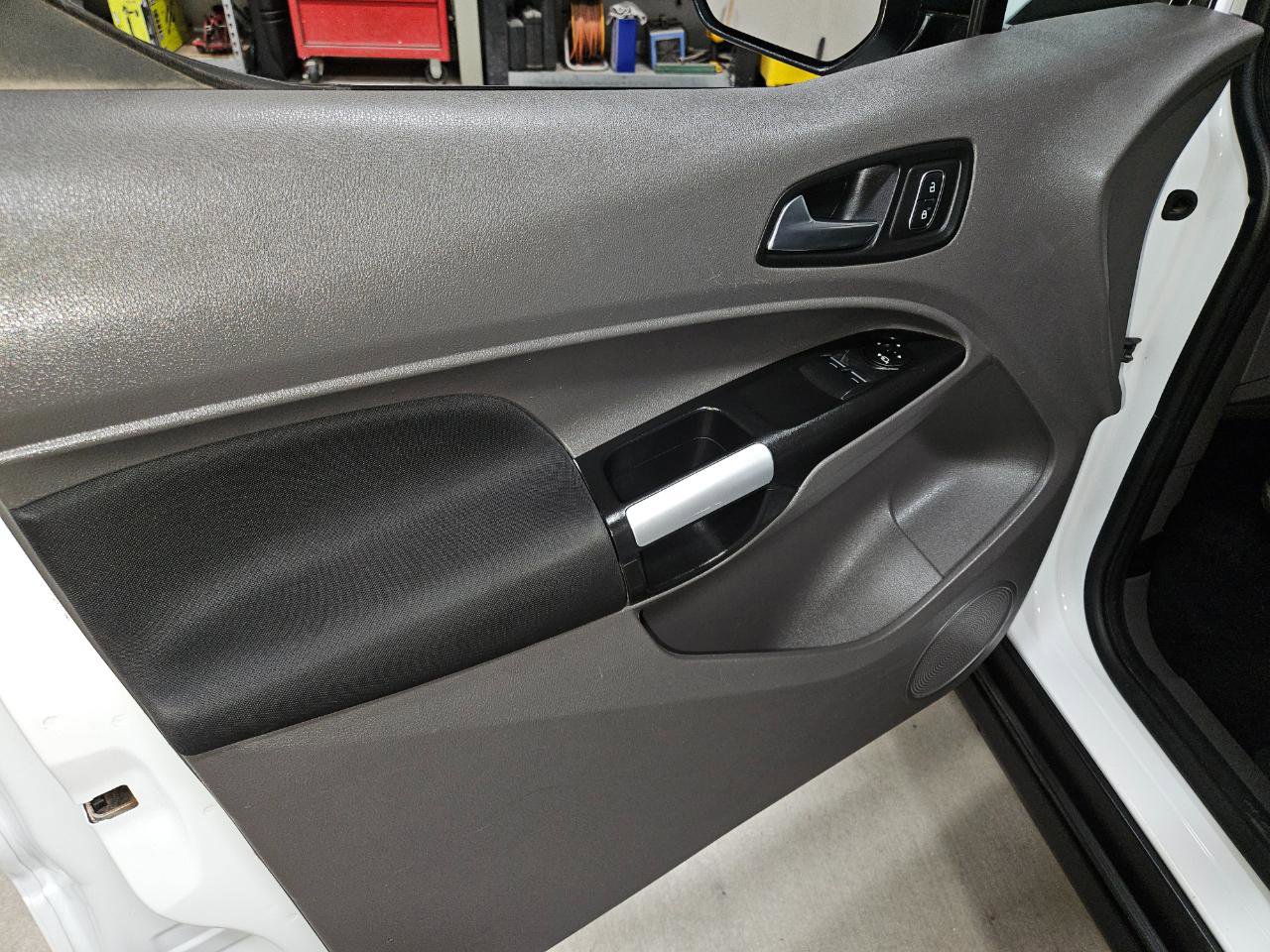Used 2022 Ford Transit Connect XLT image 16